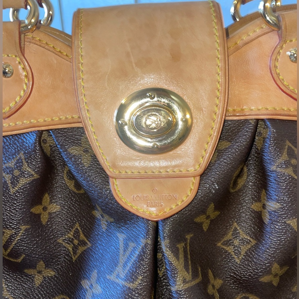 Louis Vuitton Boetie MM 🥳 - Picture 3 of 12